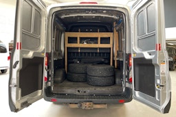 harmaa Ford Transit 2018 kuva 18.