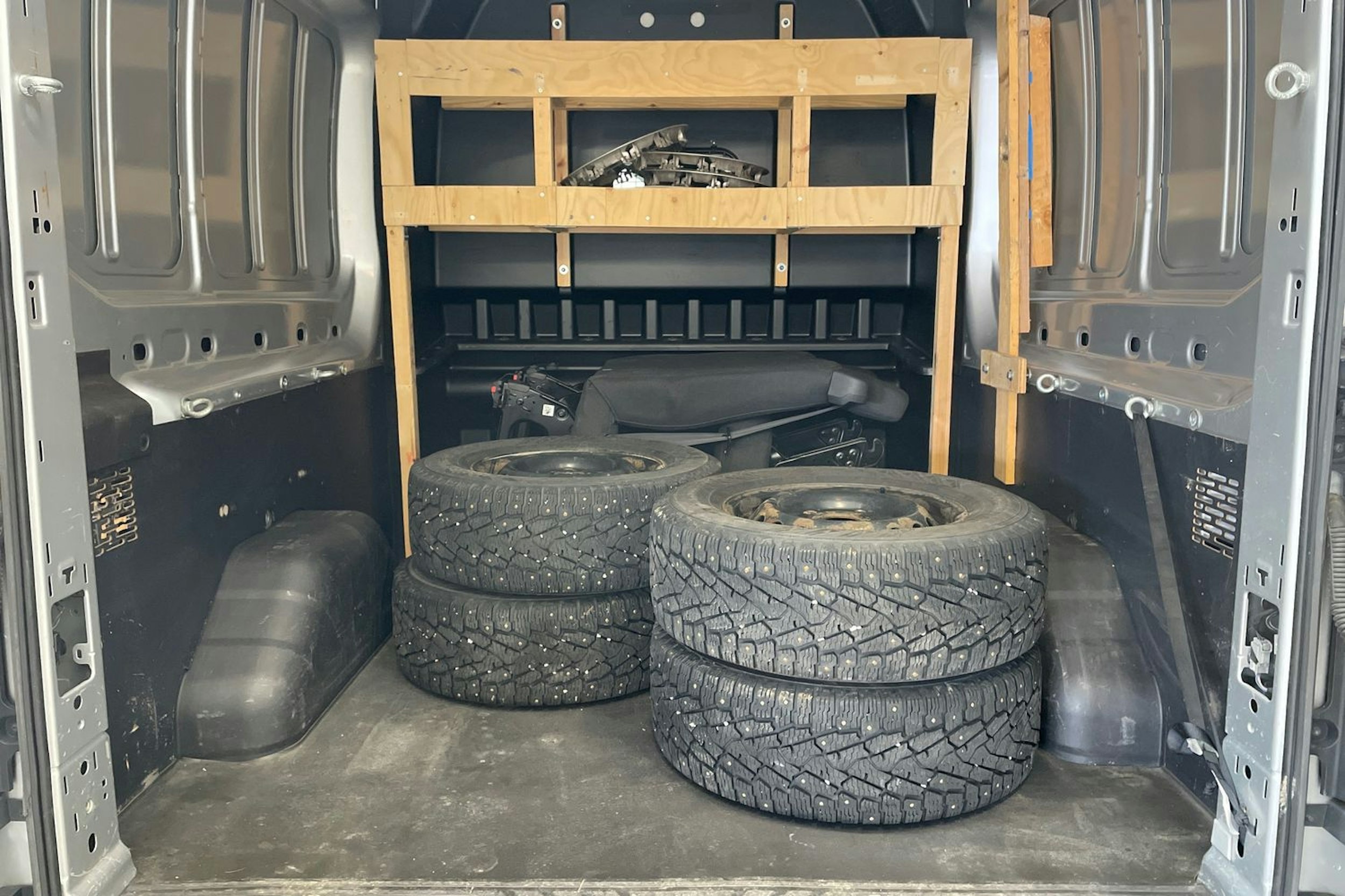 harmaa Ford Transit 2018 kuva 19.