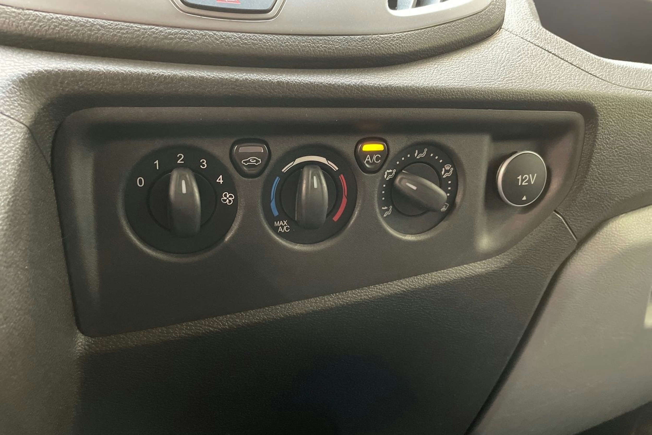 harmaa Ford Transit 2018 kuva 31.