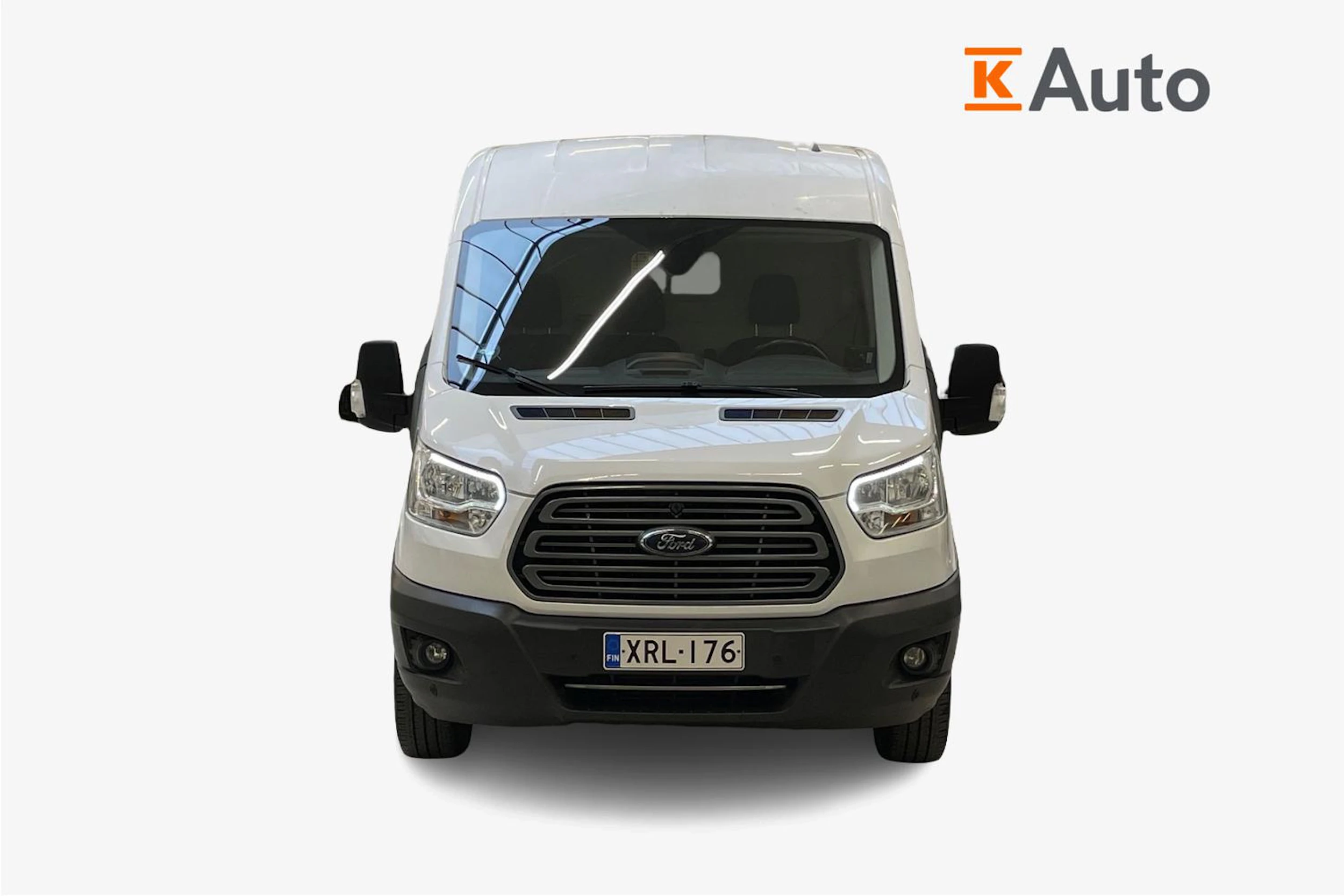 valkoinen Ford Transit 2018 kuva 5.