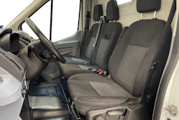 valkoinen Ford Transit 2018 kuva 9.