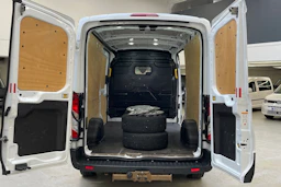 valkoinen Ford Transit 2018 kuva 15.