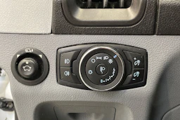 valkoinen Ford Transit 2018 kuva 18.