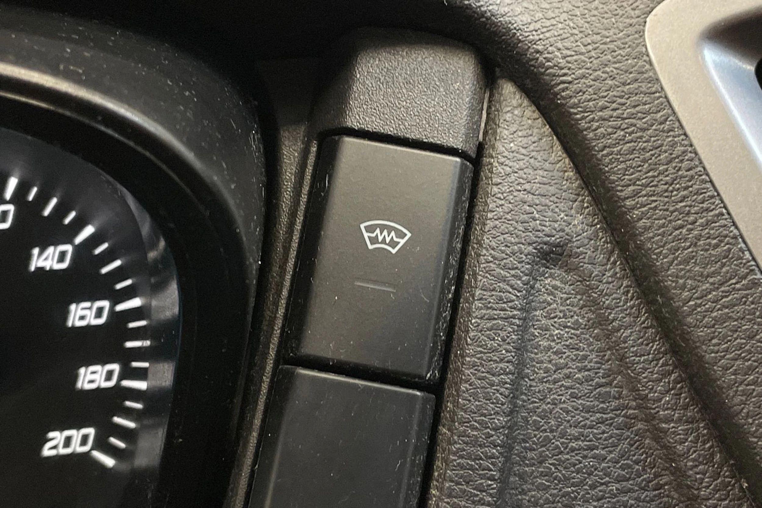 valkoinen Ford Transit 2018 kuva 23.