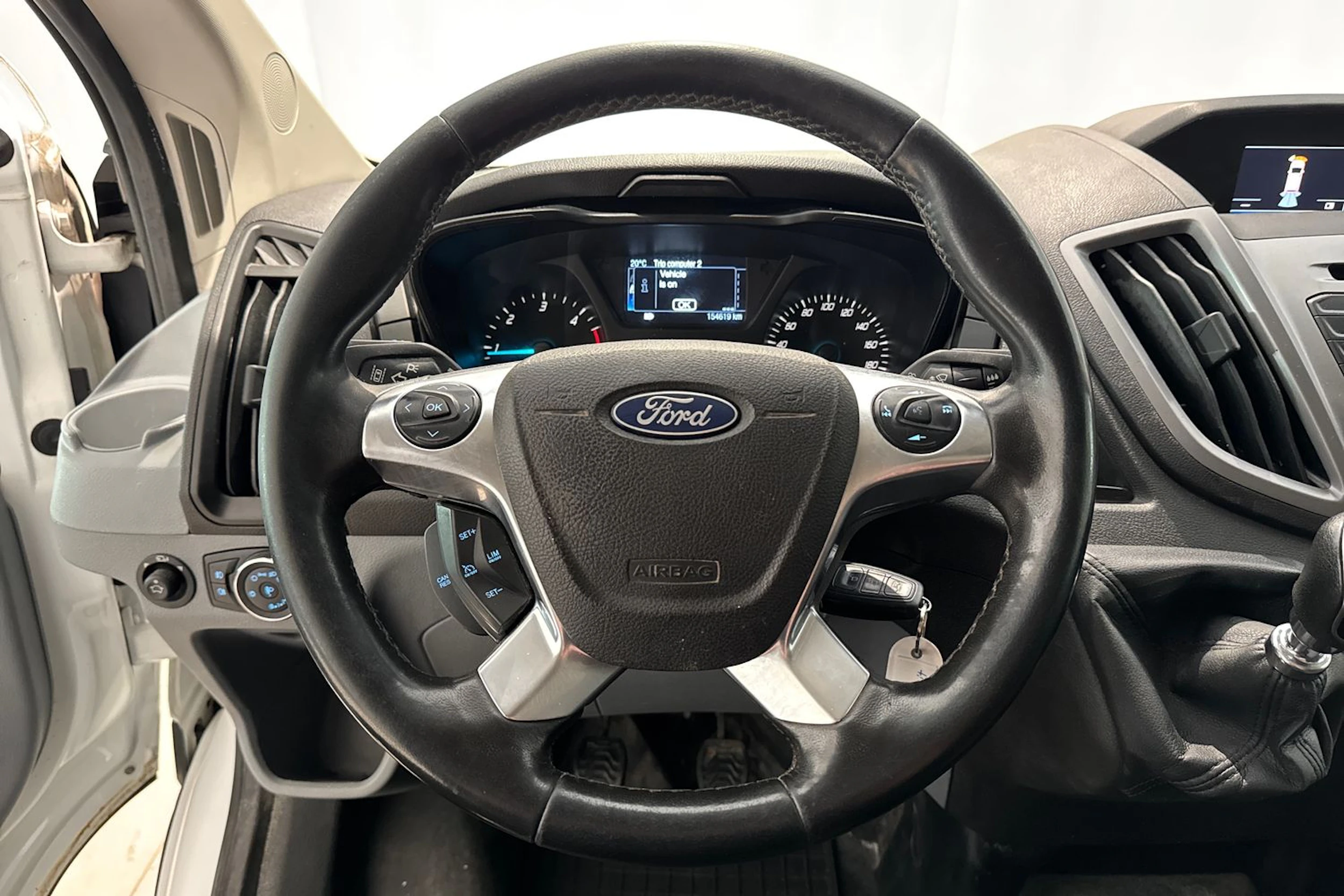 valkoinen Ford Transit 2018 kuva 17.