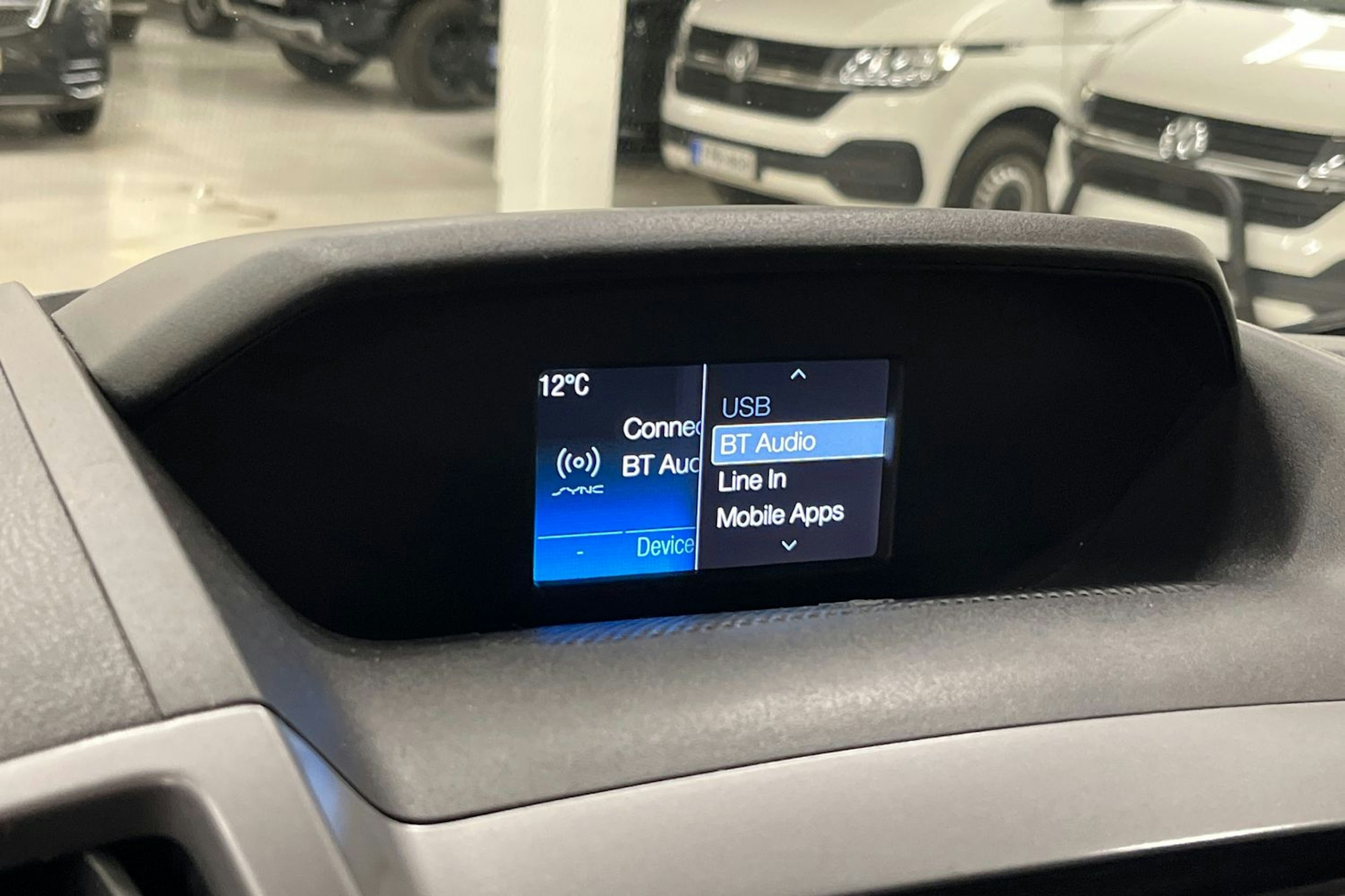 musta Ford Transit 2018 kuva 16.