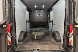 Harmaa Ford TRANSIT 2018 kuva 16.