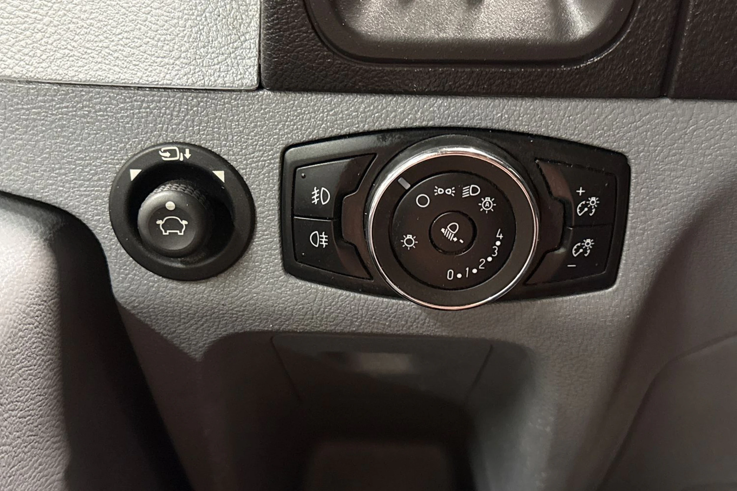 Harmaa Ford TRANSIT 2018 kuva 22.