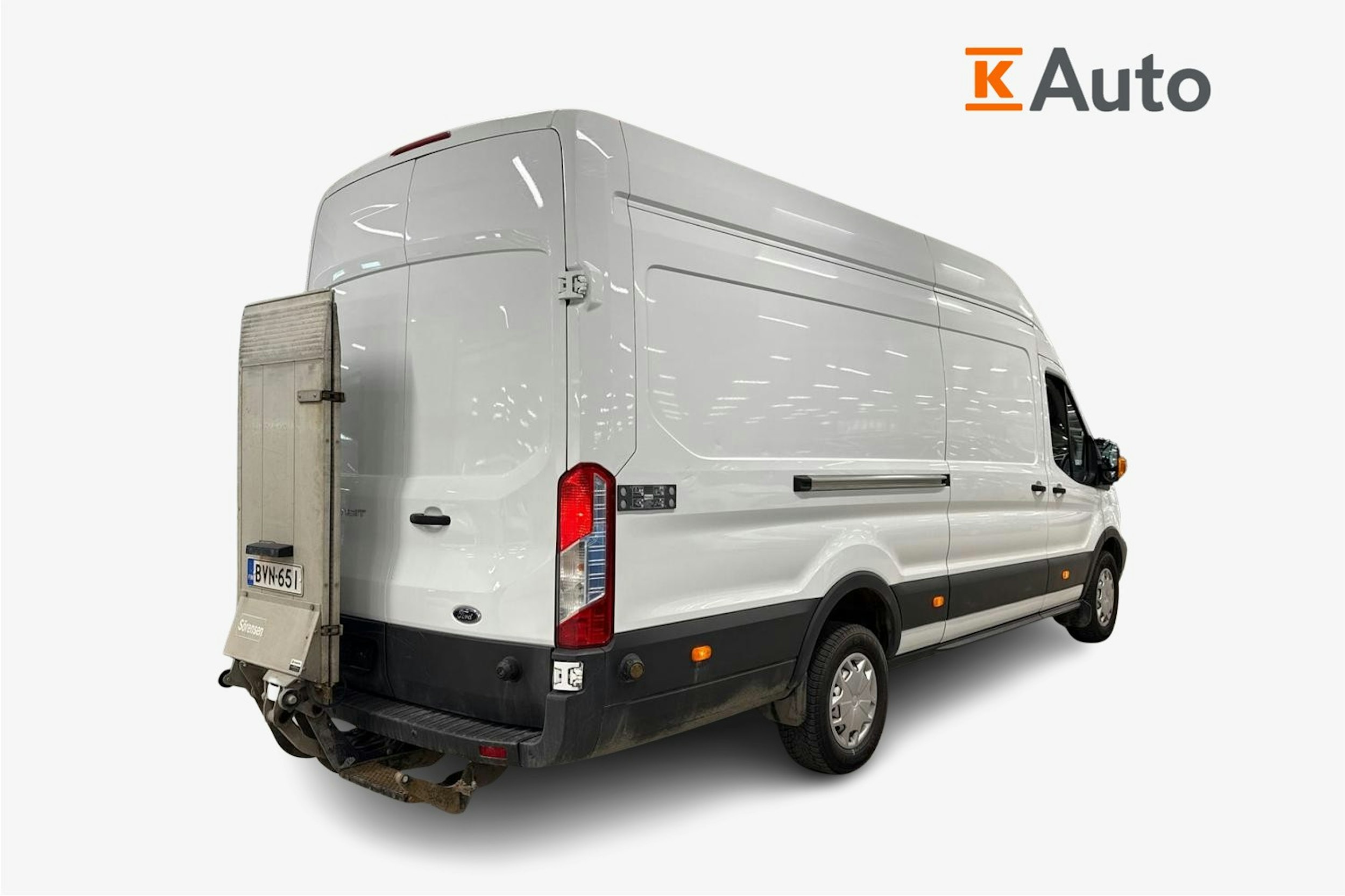 valkoinen Ford Transit 2019 kuva 2.