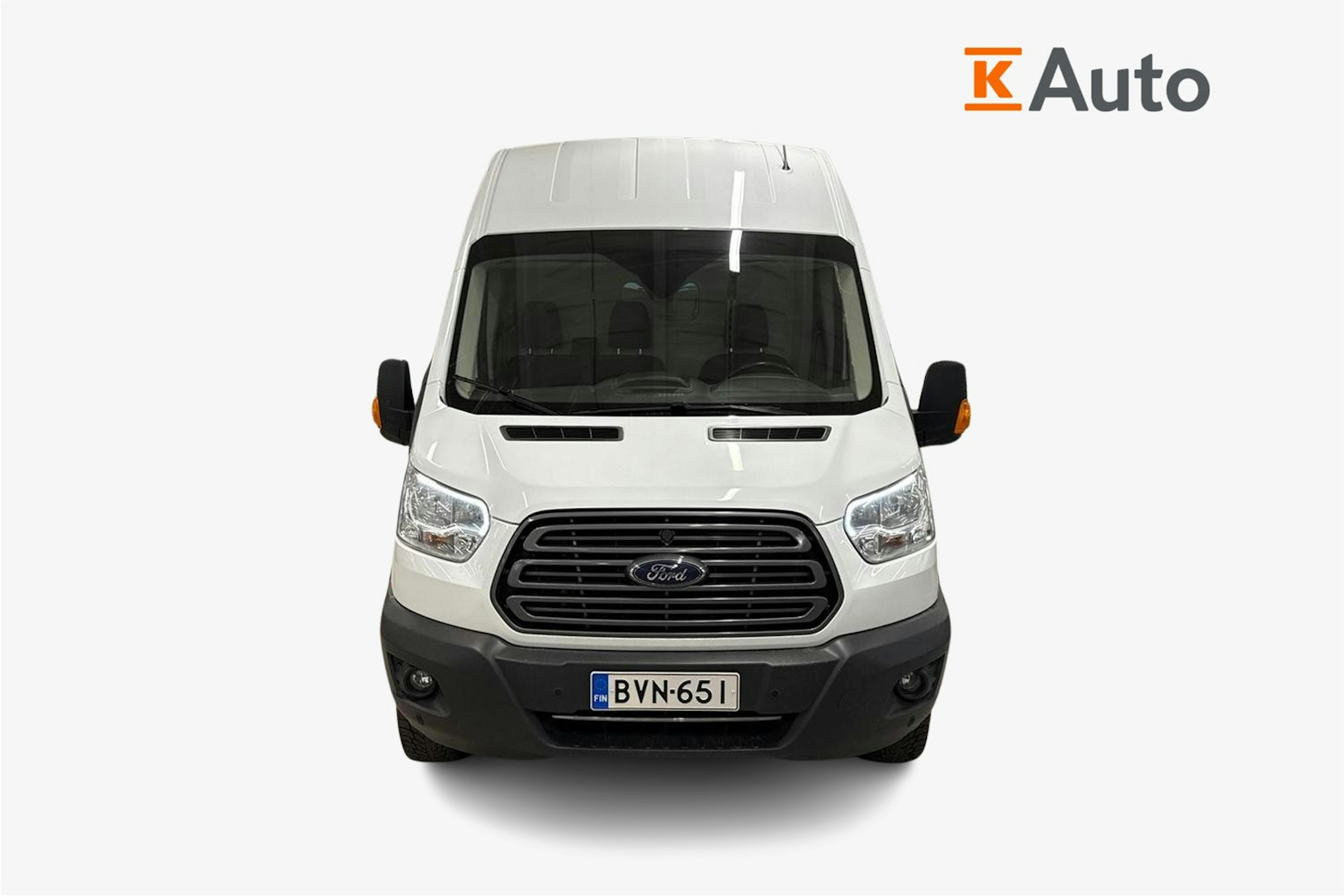 valkoinen Ford Transit 2019 kuva 5.