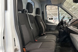 valkoinen Ford Transit 2019 kuva 13.