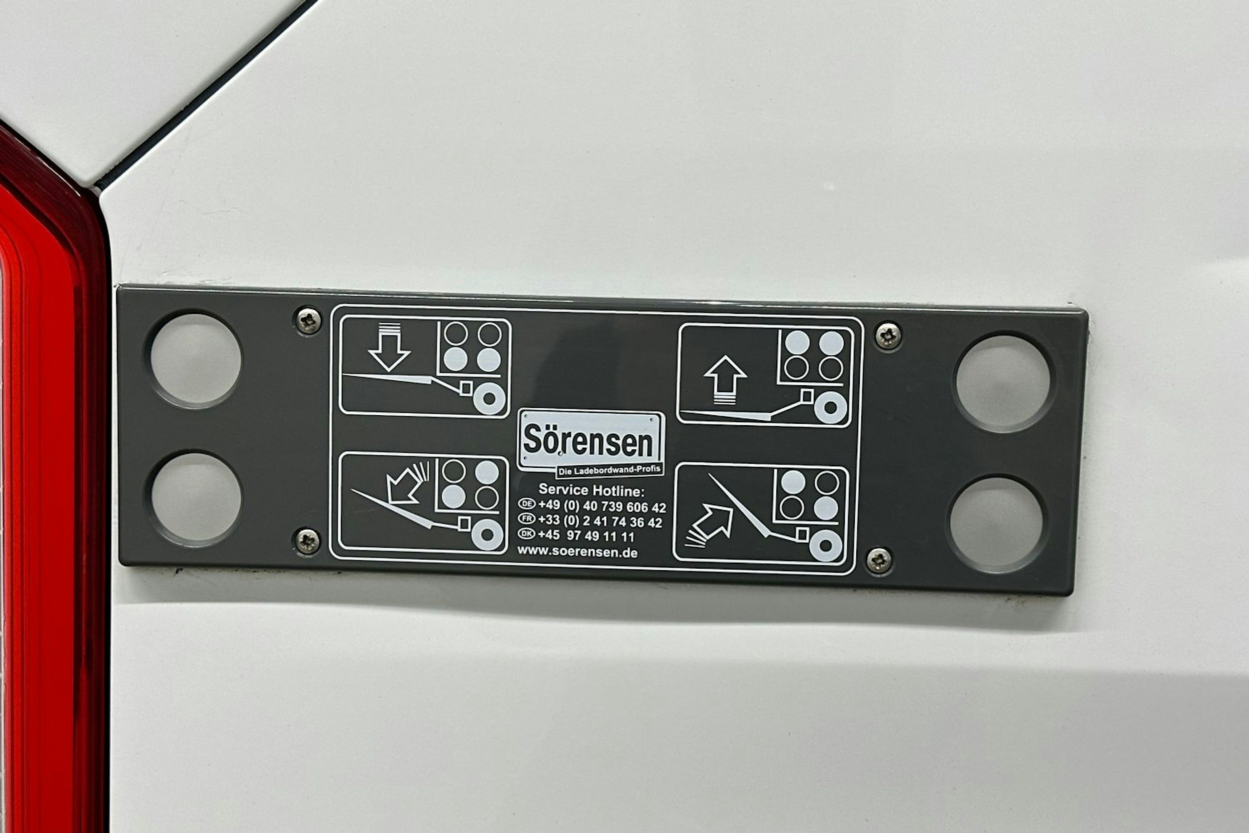 valkoinen Ford Transit 2019 kuva 20.