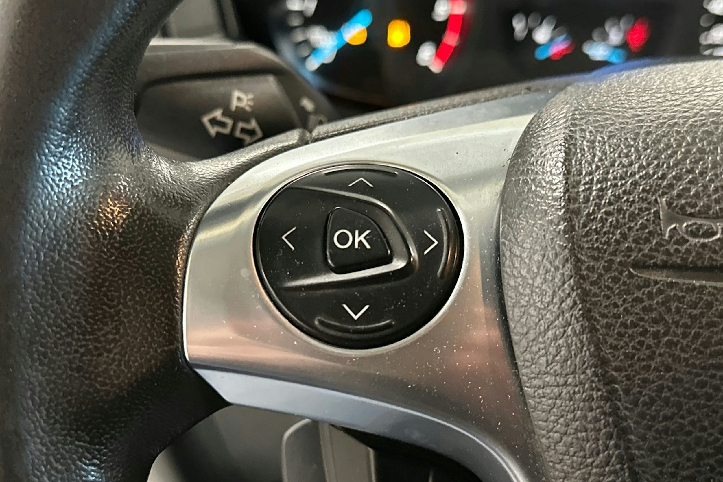 valkoinen Ford Transit 2019 kuva 21.