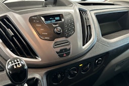 valkoinen Ford Transit 2019 kuva 24.