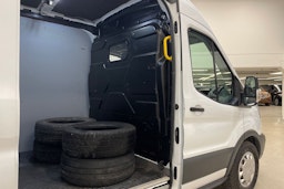 valkoinen Ford Transit 2019 kuva 17.