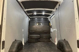 valkoinen Ford Transit 2019 kuva 20.