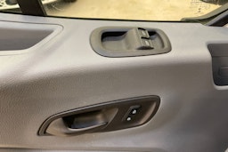 valkoinen Ford Transit 2019 kuva 23.