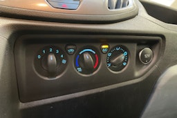 valkoinen Ford Transit 2019 kuva 28.