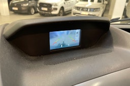 valkoinen Ford Transit 2019 kuva 29.