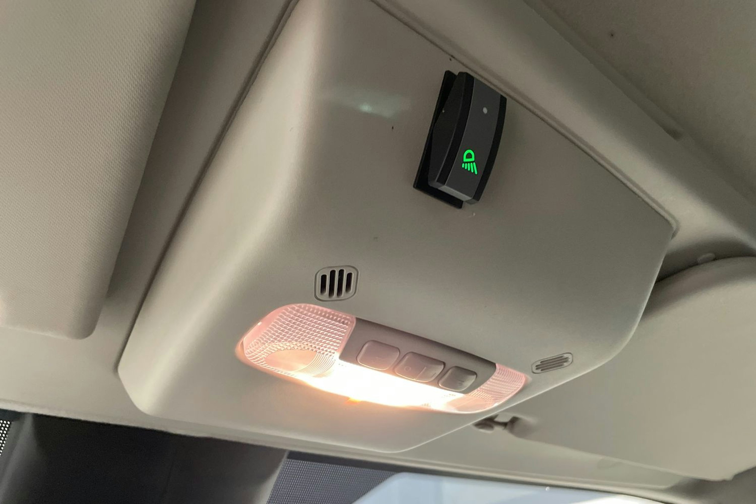 valkoinen Ford Transit 2019 kuva 30.