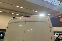 valkoinen Ford Transit 2019 kuva 32.