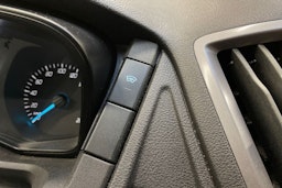 valkoinen Ford Transit 2019 kuva 35.