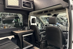 valkoinen Ford Transit 2019 kuva 15.