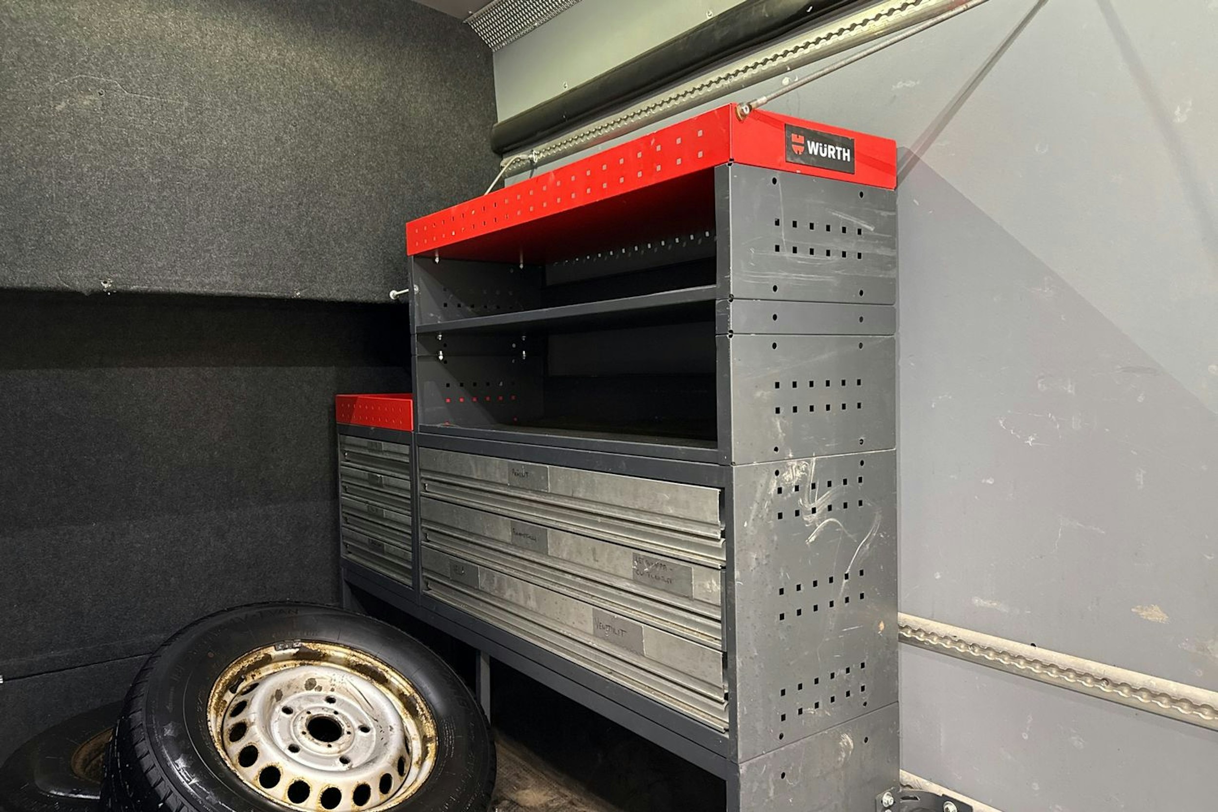 valkoinen Ford Transit 2019 kuva 20.