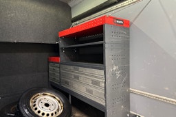 valkoinen Ford Transit 2019 kuva 20.