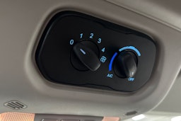 valkoinen Ford Transit 2019 kuva 29.