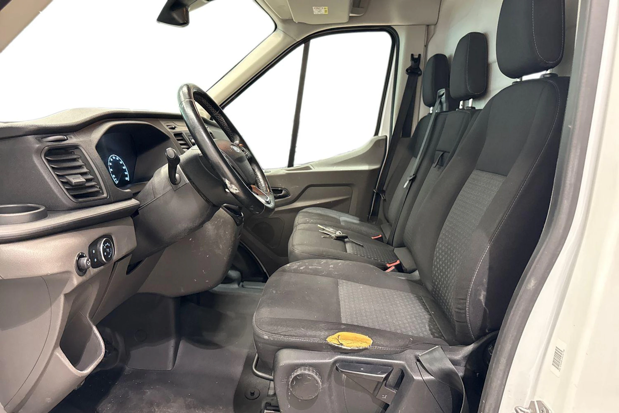 Valkoinen Ford TRANSIT 2019 kuva 9.