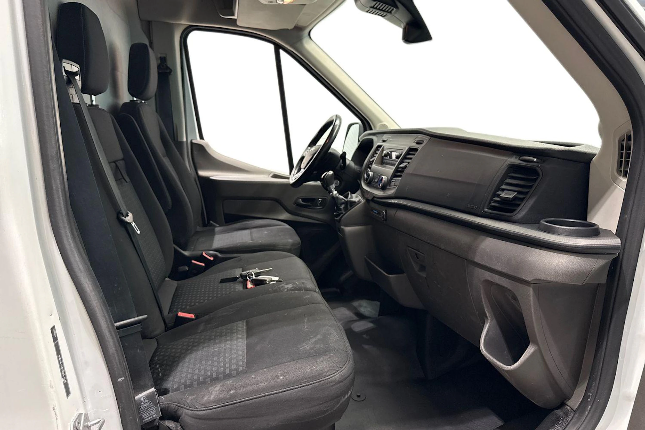 Valkoinen Ford TRANSIT 2019 kuva 11.