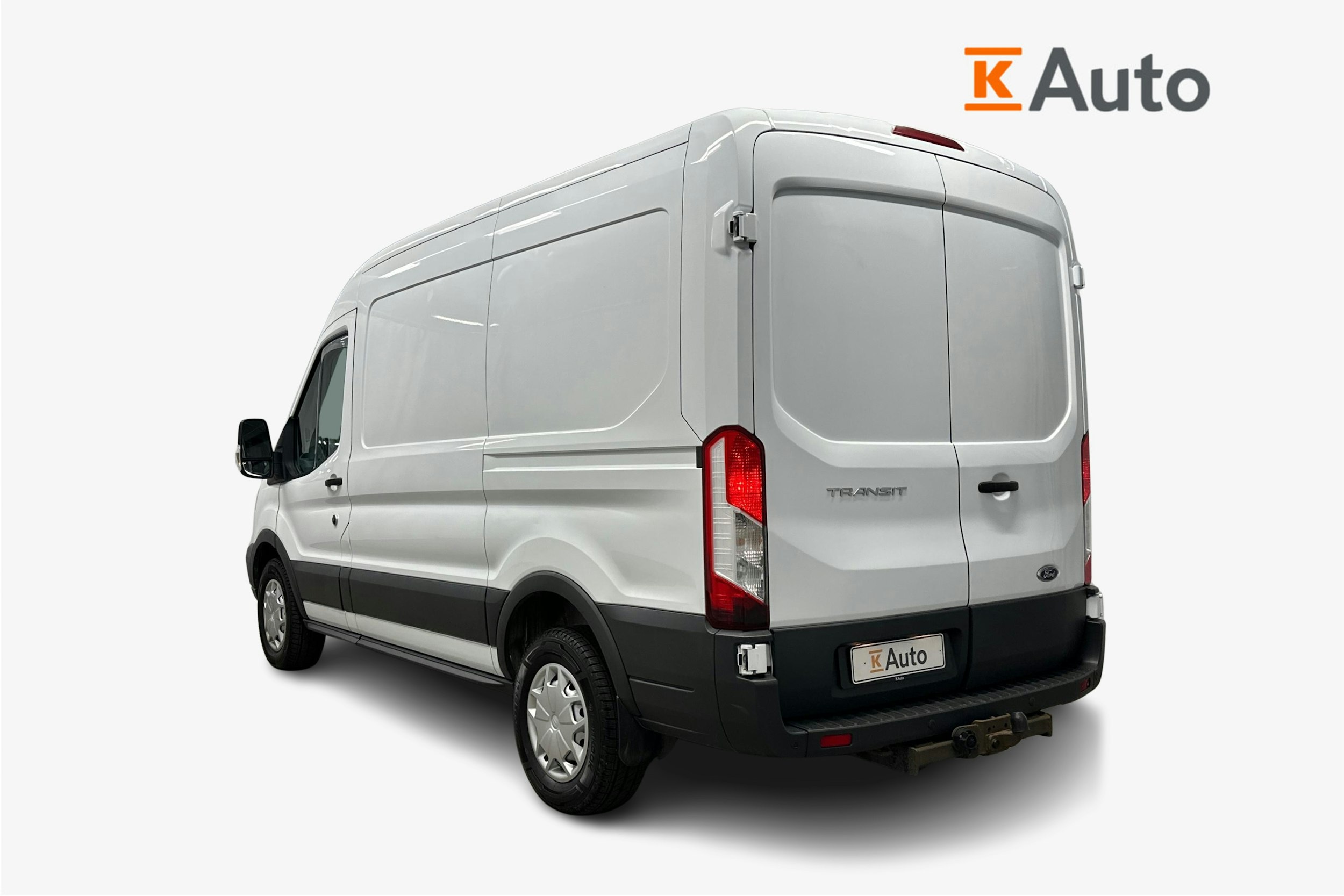 valkoinen Ford Transit 2019 kuva 2.