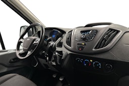 valkoinen Ford Transit 2019 kuva 7.