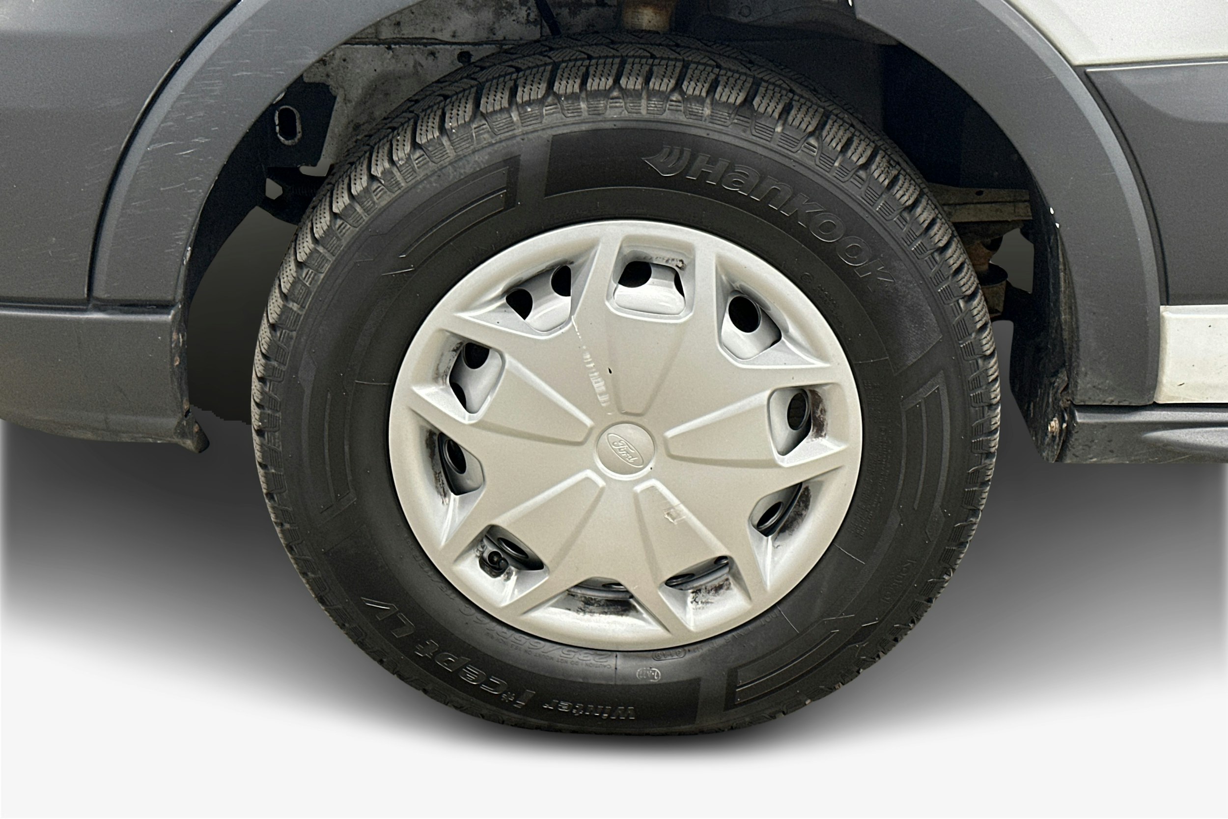 valkoinen Ford Transit 2019 kuva 9.