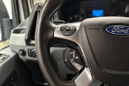valkoinen Ford Transit 2019 kuva 11.