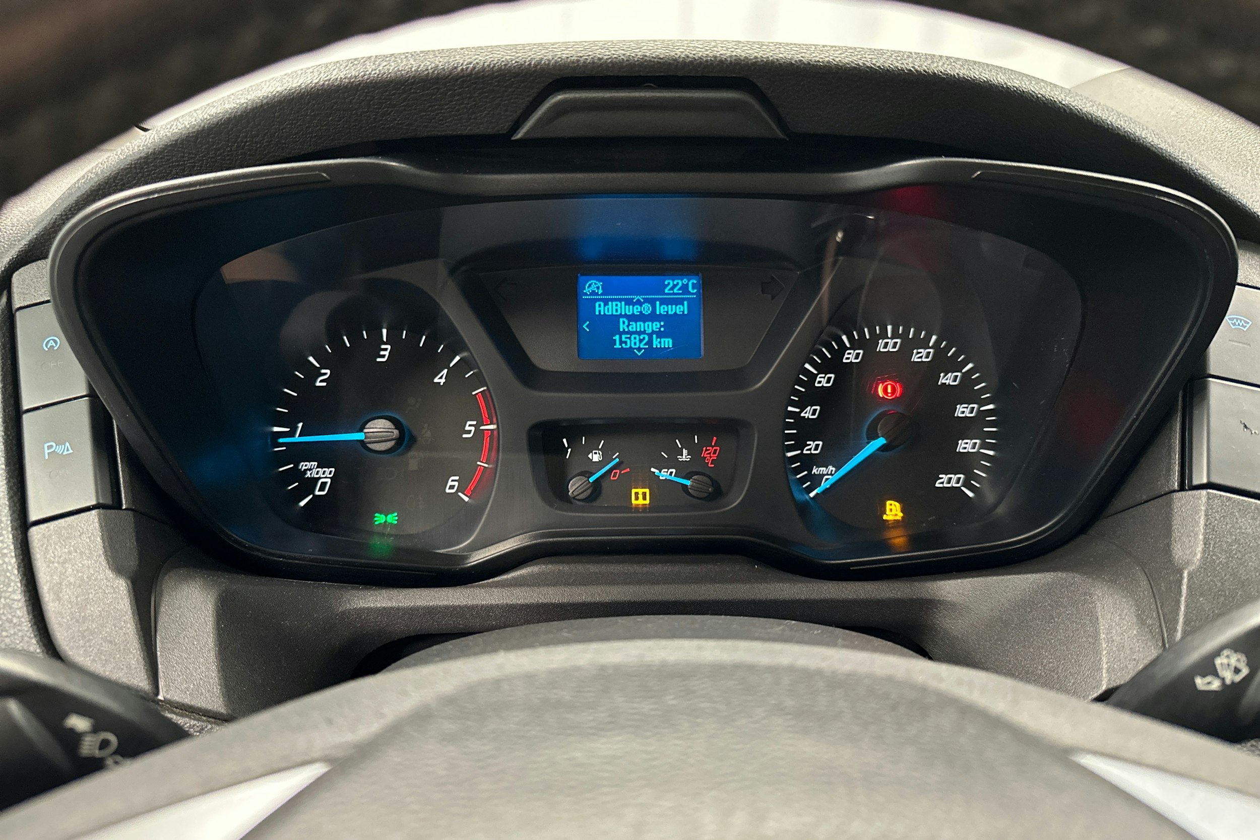 valkoinen Ford Transit 2019 kuva 14.