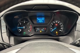 valkoinen Ford Transit 2019 kuva 14.