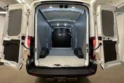 valkoinen Ford Transit 2019 kuva 17.