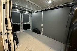 valkoinen Ford Transit 2019 kuva 18.