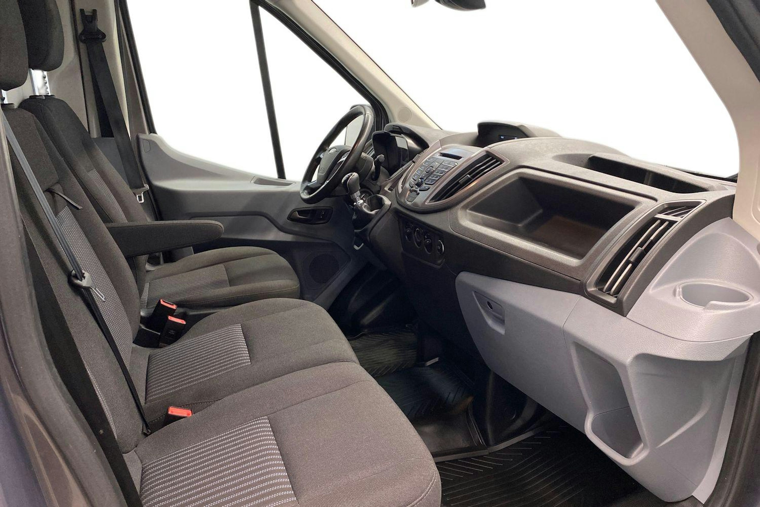 ruskea (beige) Ford Transit 2019 kuva 9.