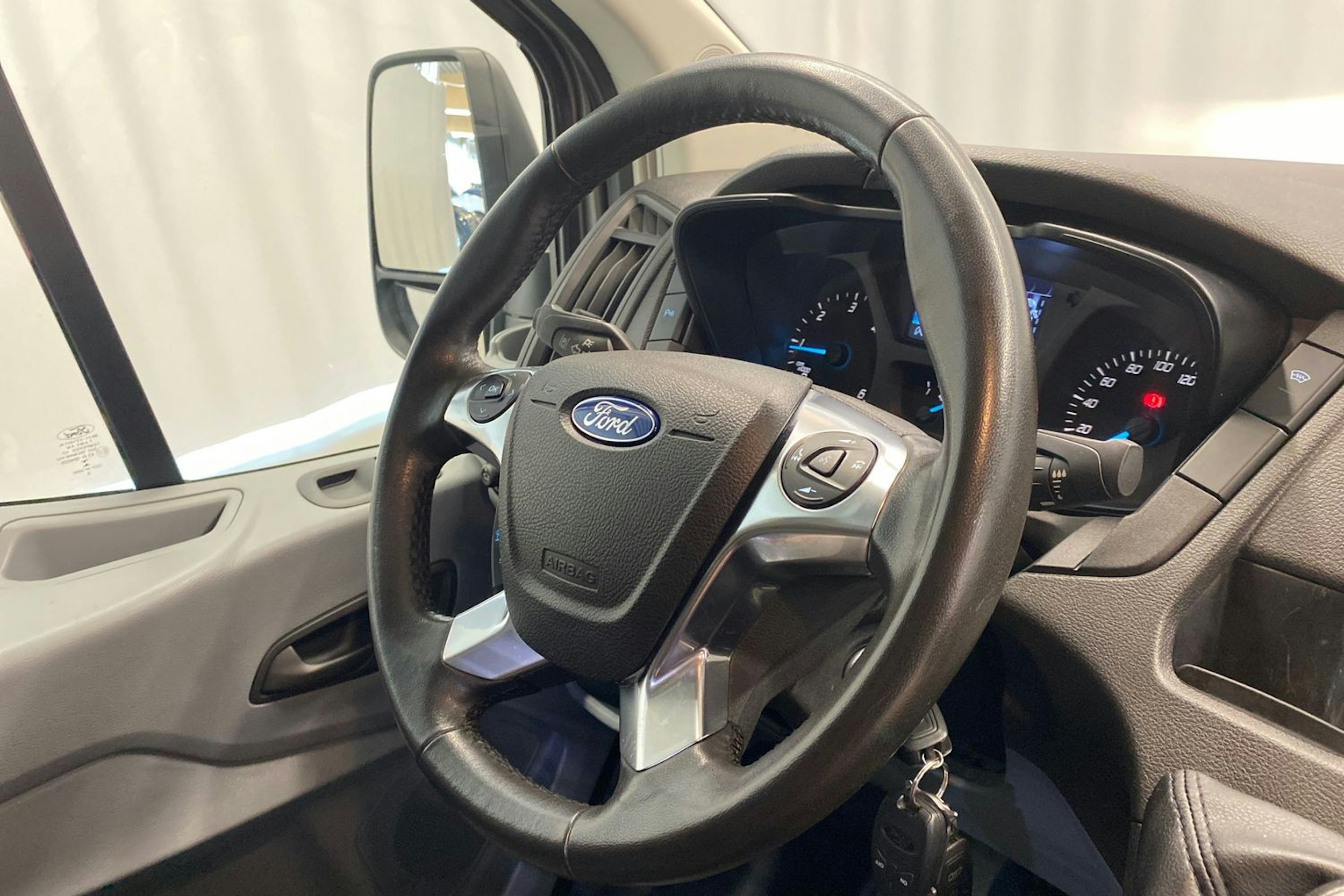 ruskea (beige) Ford Transit 2019 kuva 13.