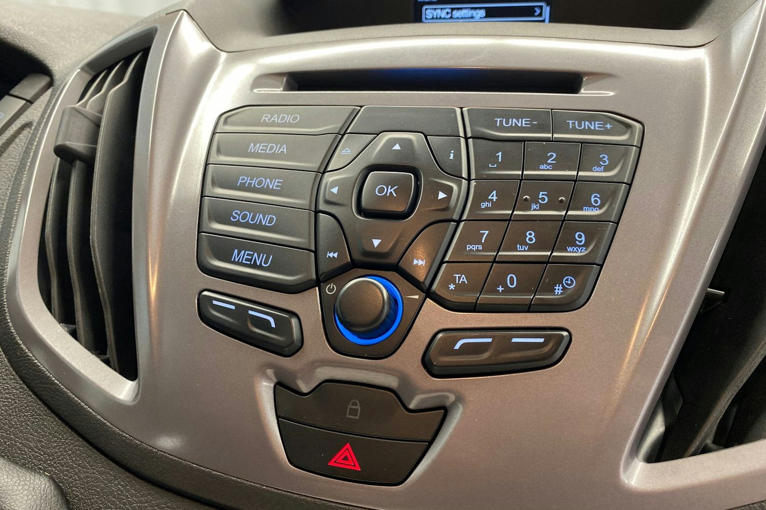 ruskea (beige) Ford Transit 2019 kuva 17.