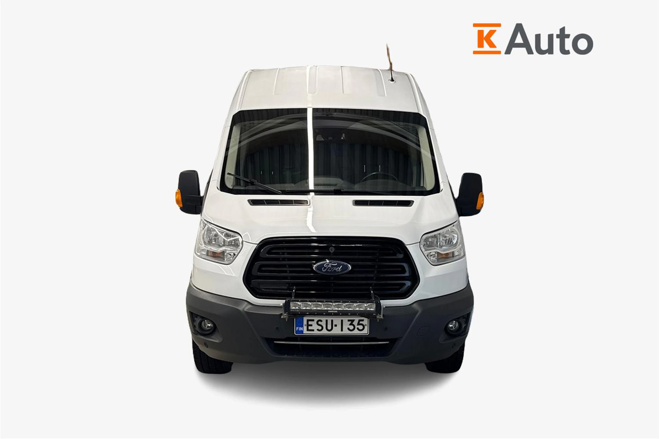 valkoinen Ford Transit 2019 kuva 5.