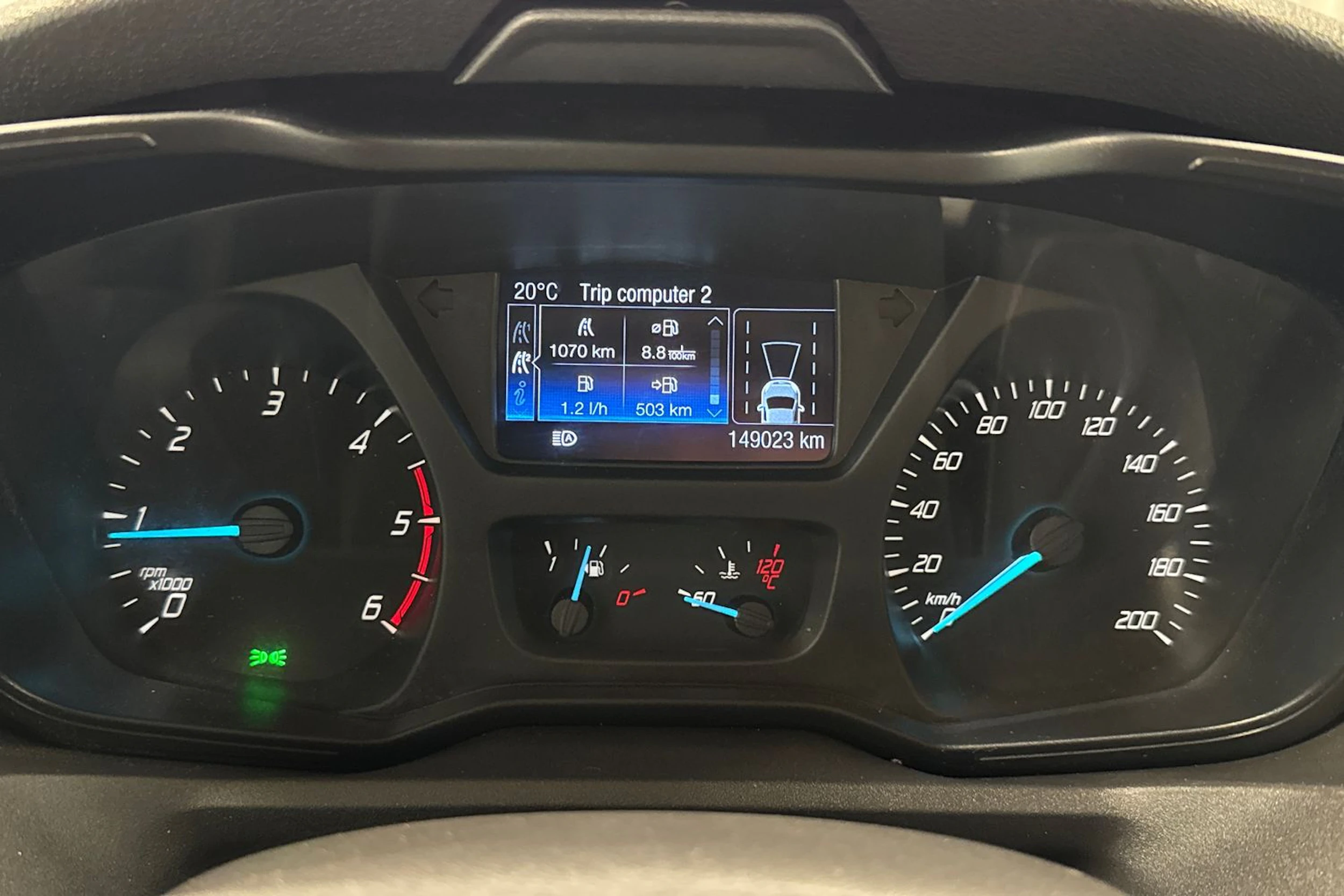 valkoinen Ford Transit 2019 kuva 16.