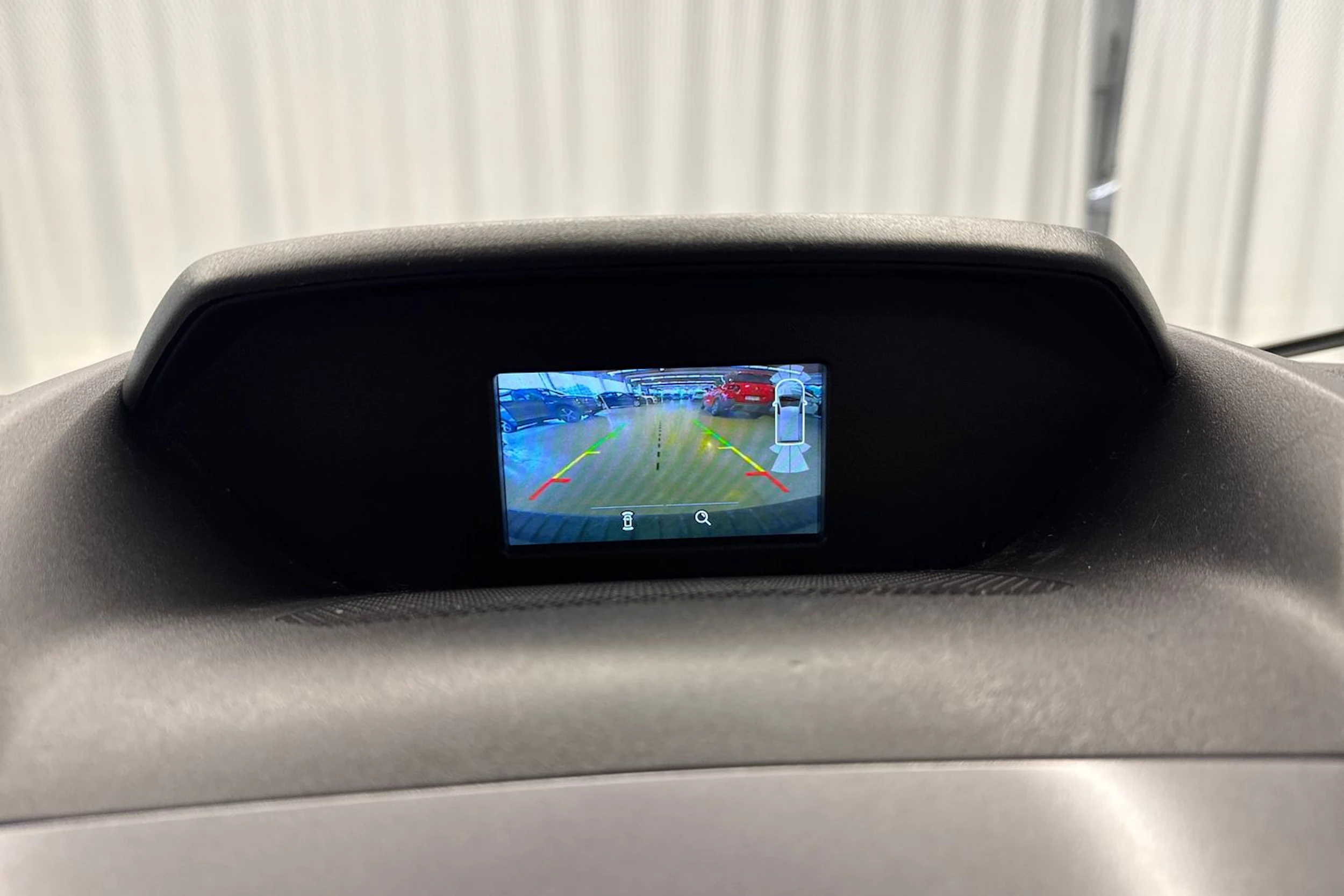 valkoinen Ford Transit 2019 kuva 20.