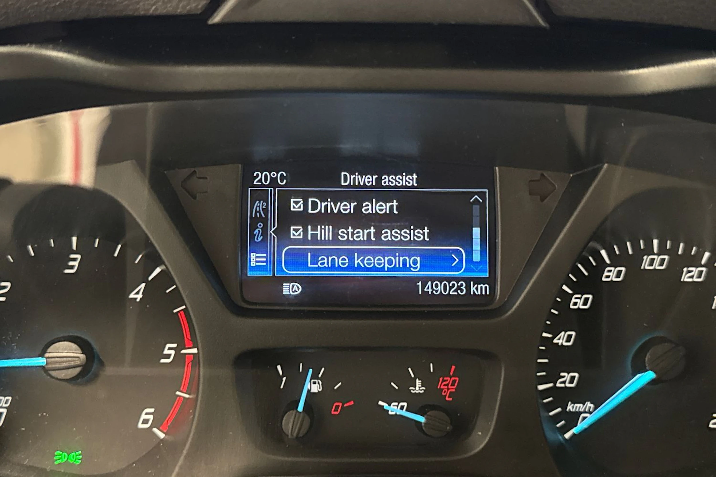 valkoinen Ford Transit 2019 kuva 22.
