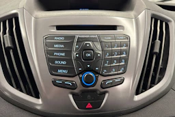 valkoinen Ford Transit 2019 kuva 23.