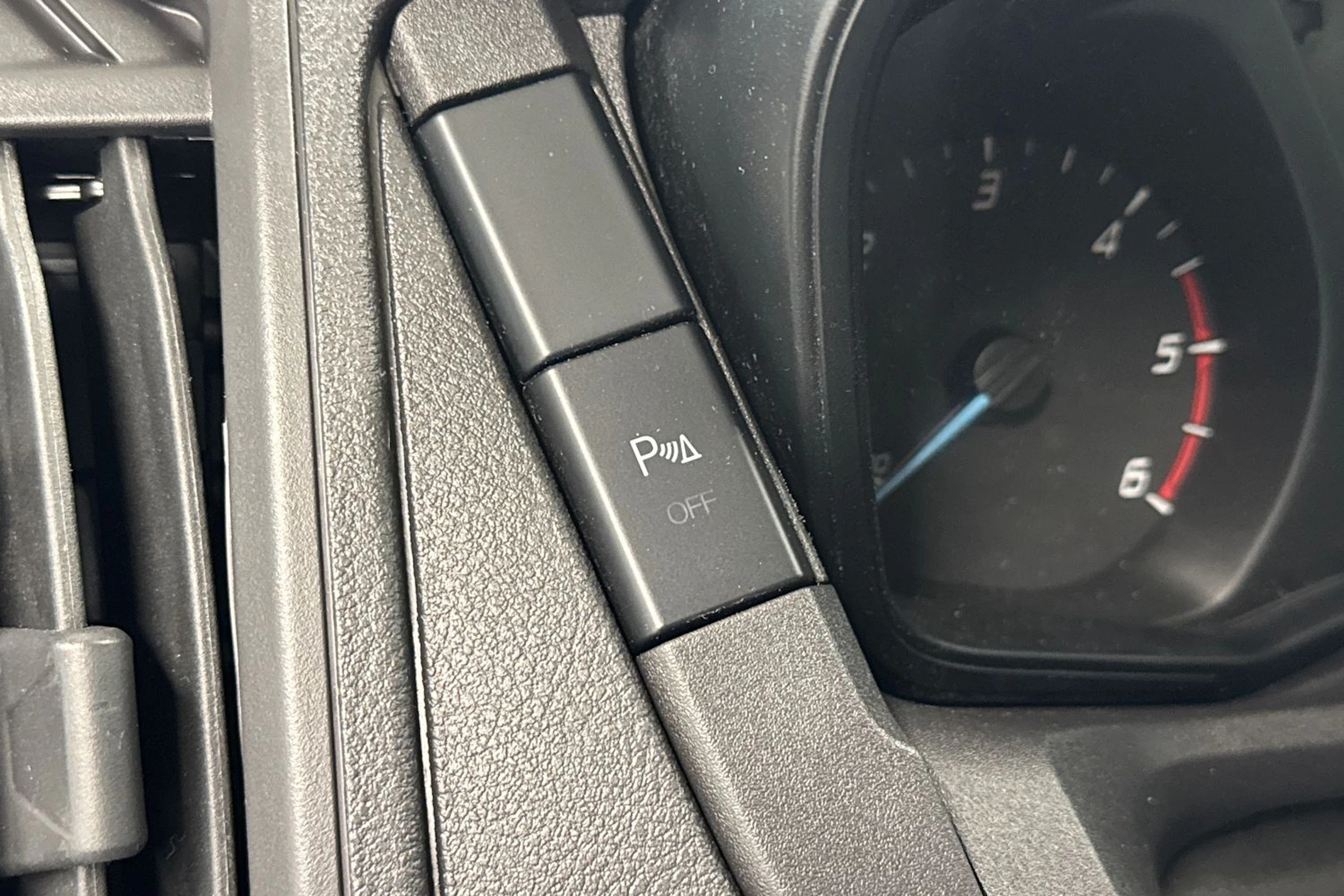 valkoinen Ford Transit 2019 kuva 26.