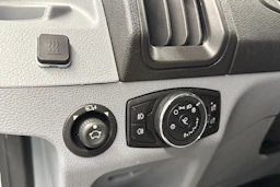valkoinen Ford Transit 2019 kuva 27.